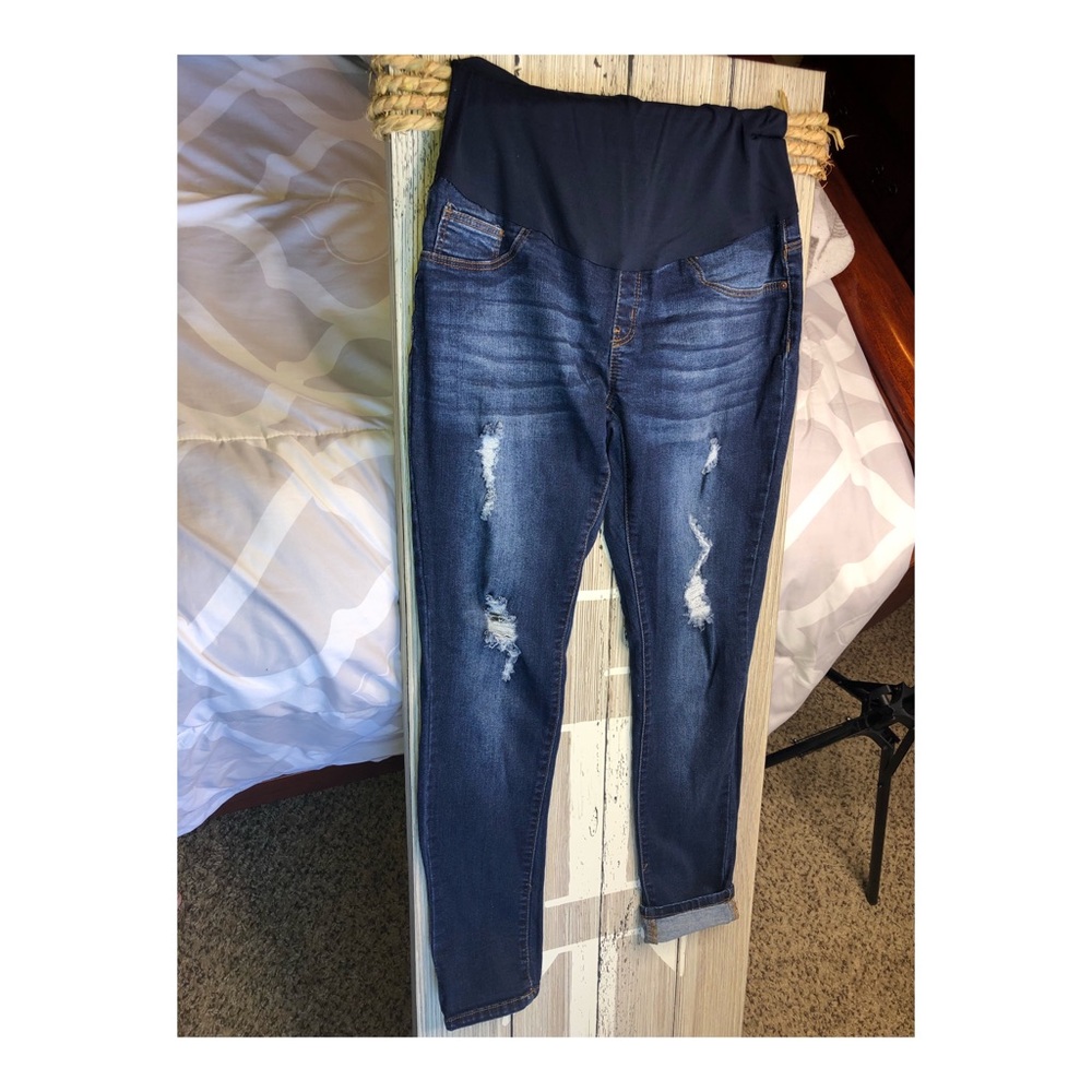 Bellavida Ripped Maternity Skinny Jeans